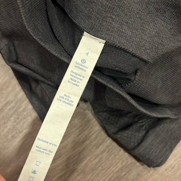 Lululemon In the Flow Heathered Dark Grey Crop - Picture 5 of 5